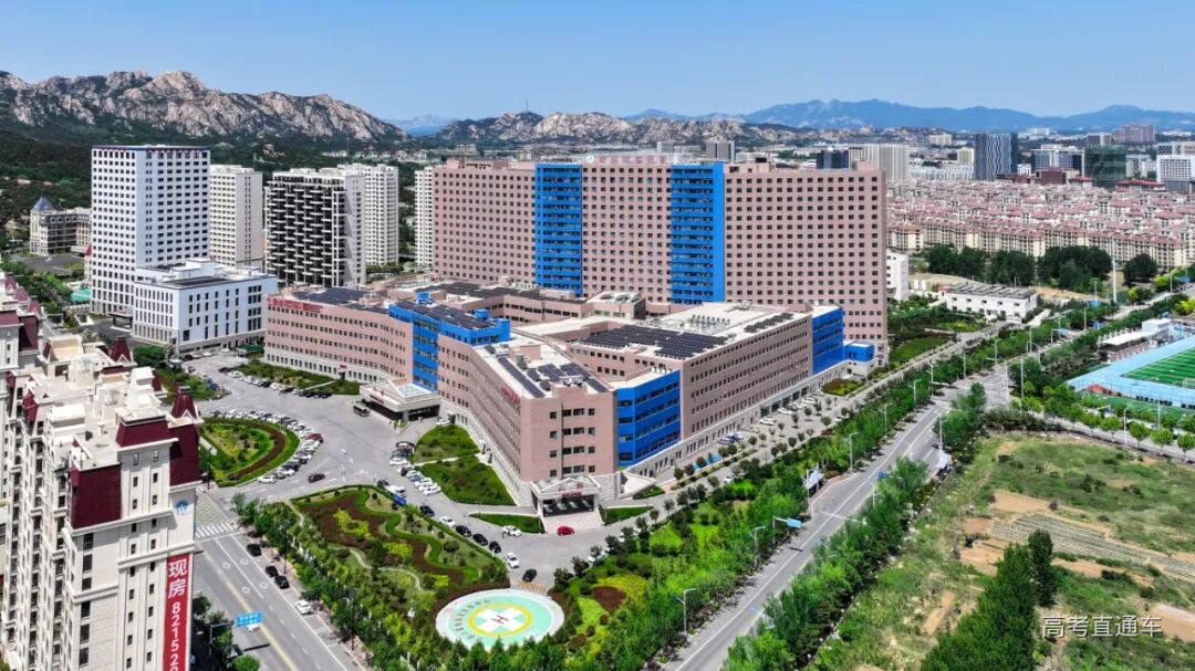 大图 青岛滨海学院附属医院航拍图.jpg