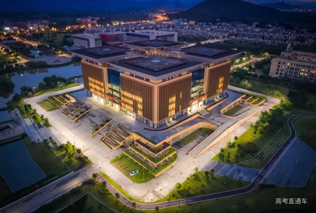 暮色中的学府画卷 (3).jpg