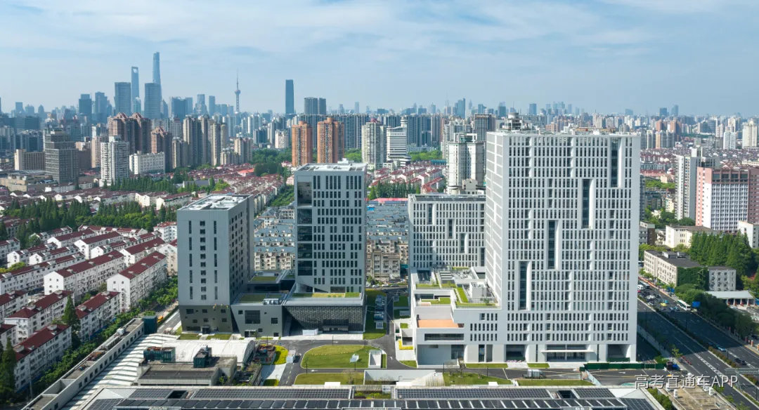 东校区大楼 (1).jpg